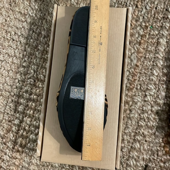 New in box Journey Collection Marci Flats in Leopard - Picture 8 of 8